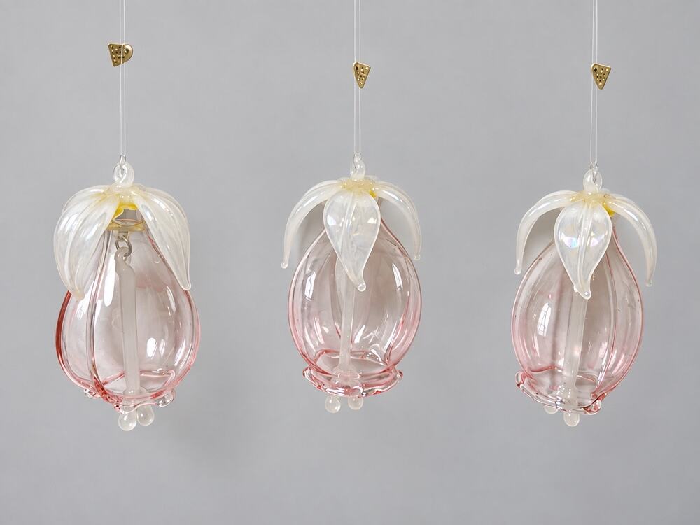 Vintage Silvestri Glass Flower Ornaments Set of 3 Pink White Taiwan Christmas